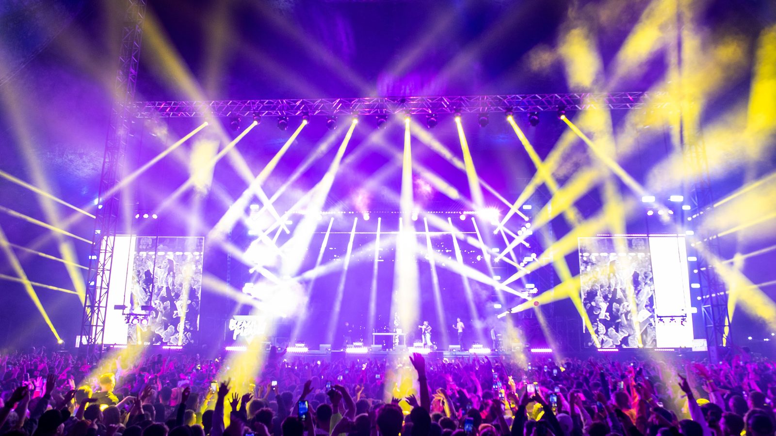 Buy event tickets on StubOrder Live concert and sports crowd