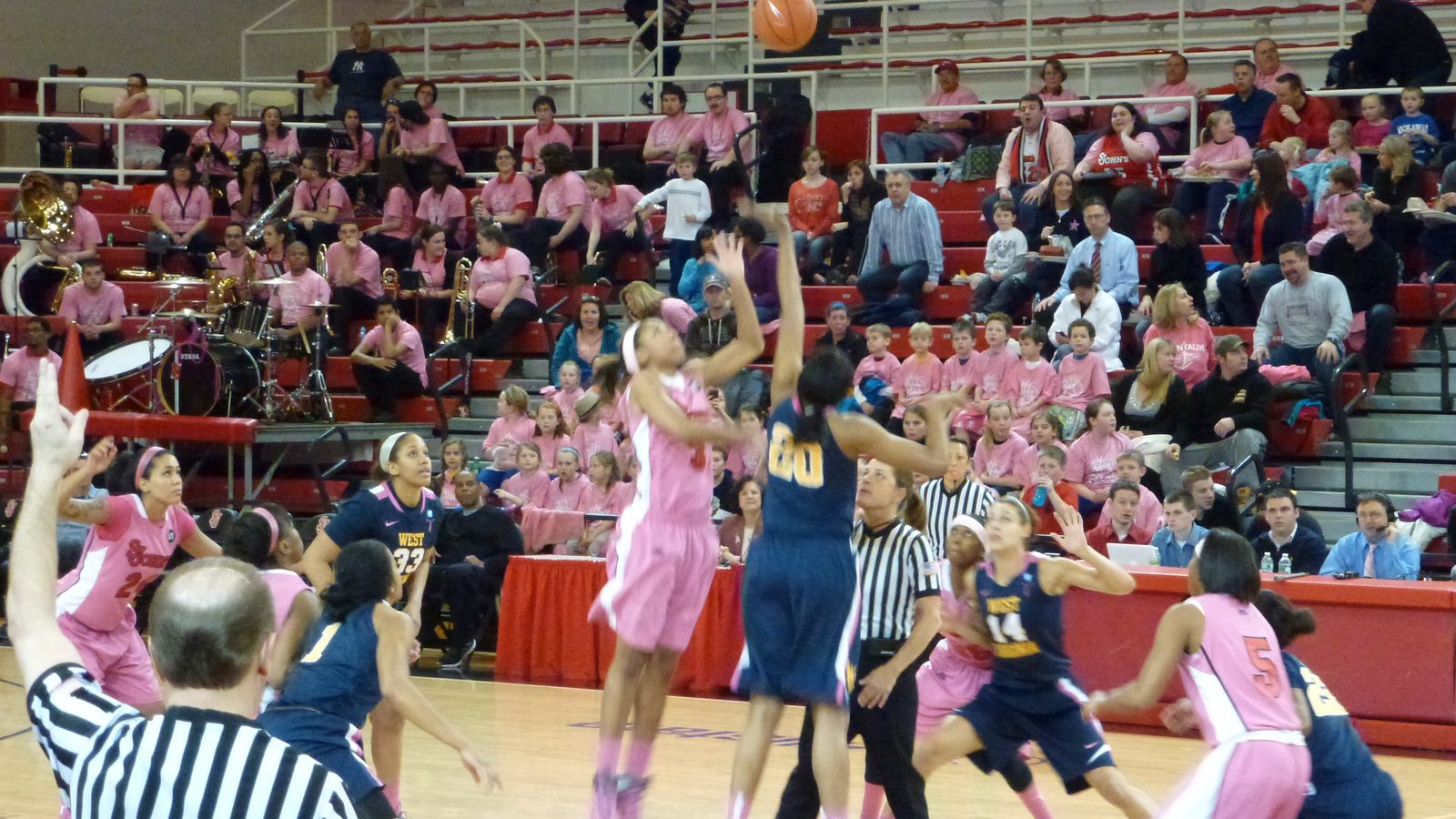 Buy WNBA tickets on StubOrder WNBA game action