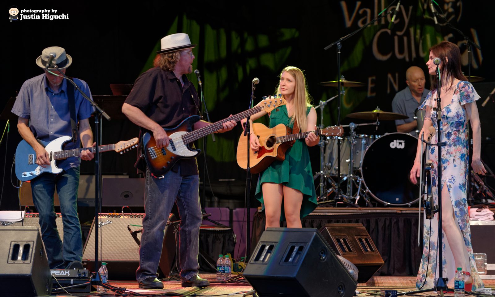 10,000 Maniacs performing live - 10,000 Maniacs tickets