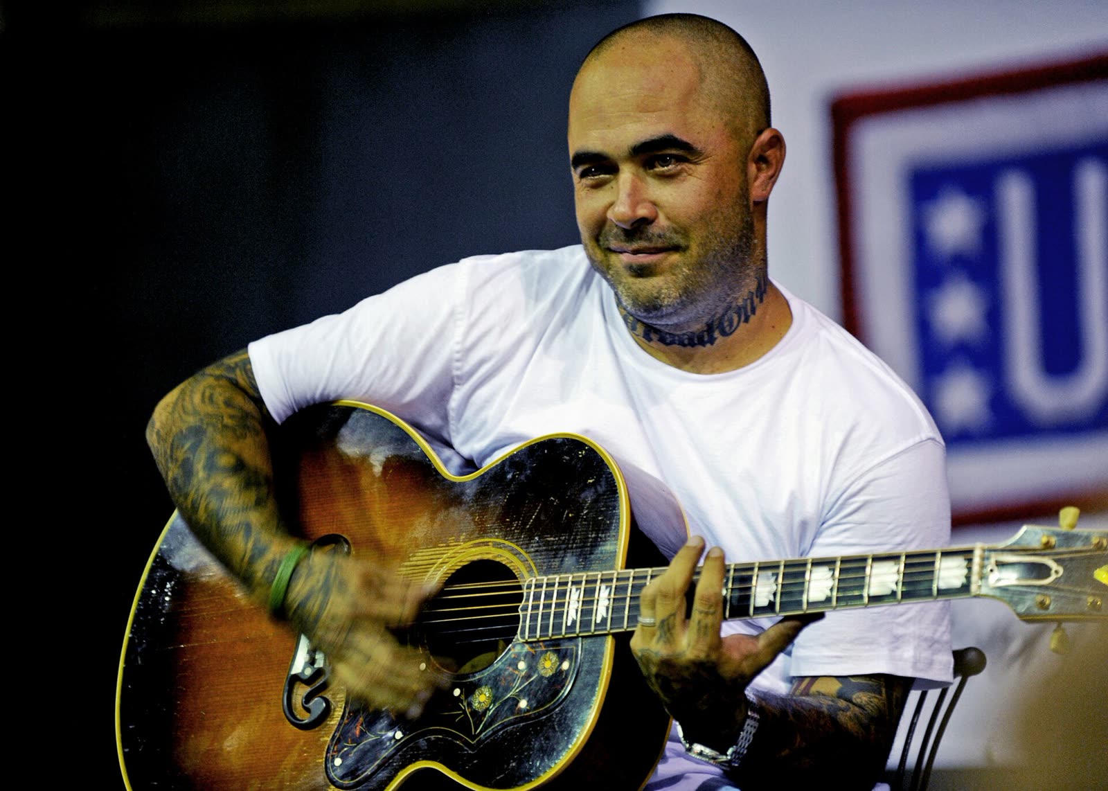 Aaron Lewis of Staind performing live in 2010 - Aaron Lewis tickets