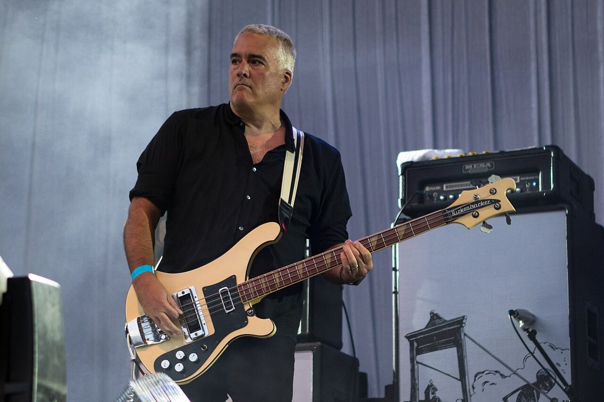 The Afghan Whigs bassist John Curley playing a Rickenbacker at Haldern Pop Festival, 2017