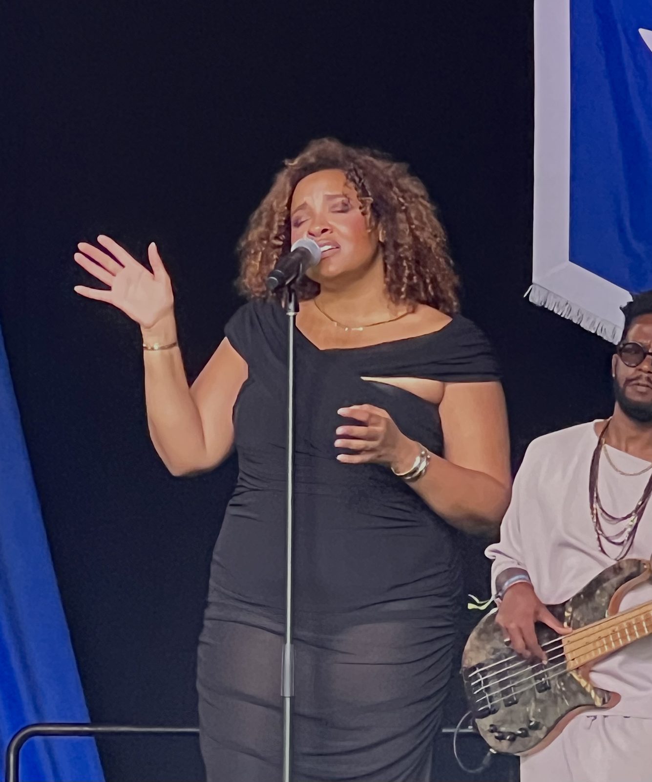 Alex Isley performing live - Alex Isley tickets