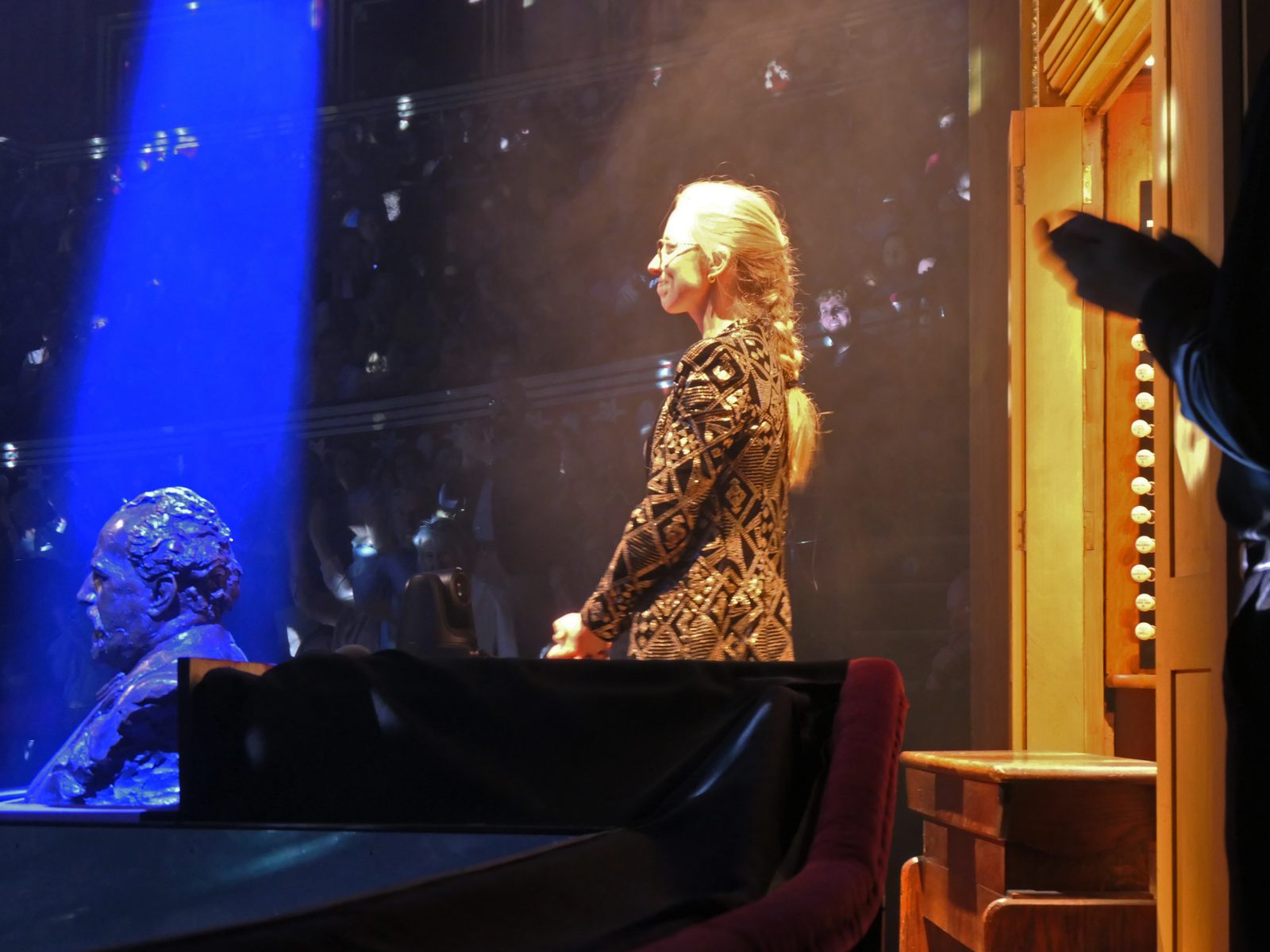 Anna Lapwood performing live - Anna Lapwood tickets