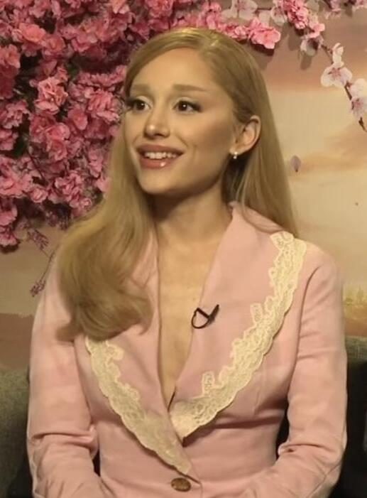 Ariana Grande performing live - Ariana Grande tickets