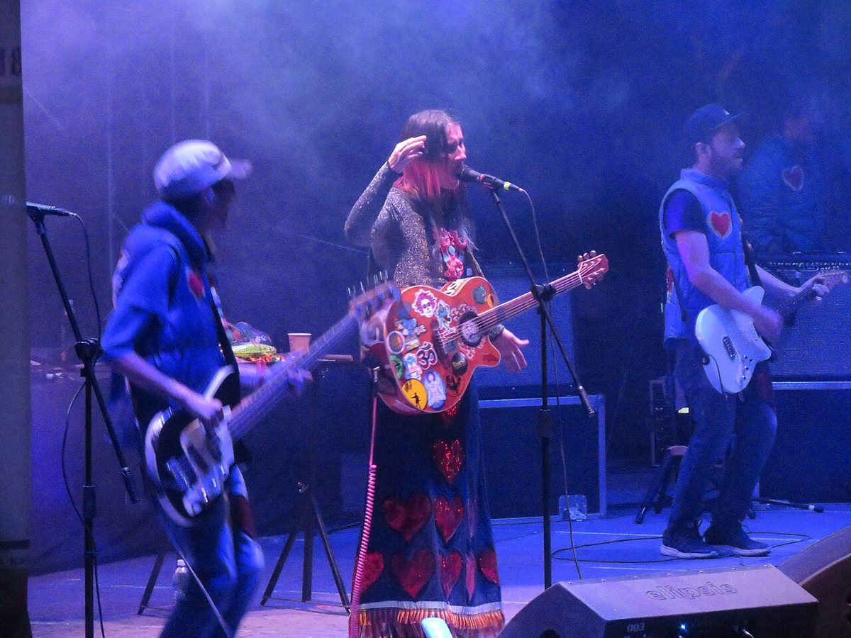 Aterciopelados performing as a band at the Foro del Lago, Feria Nacional de San Marcos, Aguascalientes, 2017