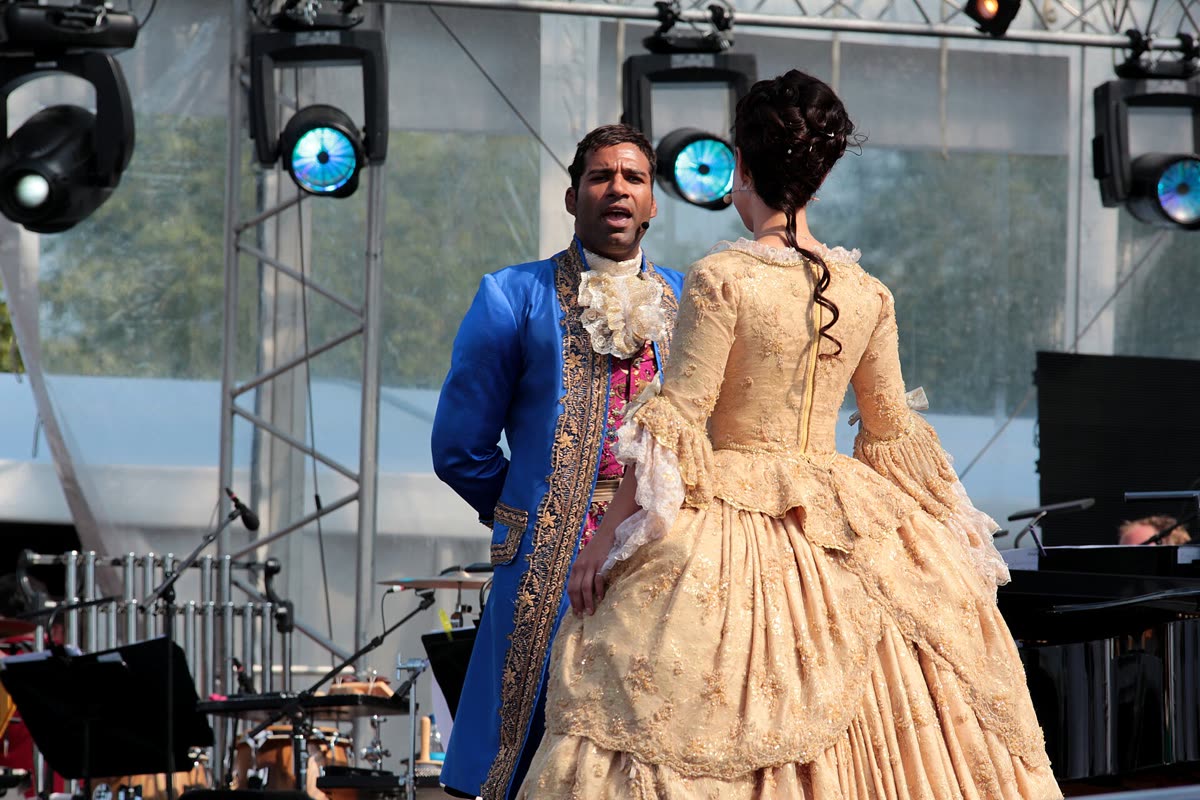 Buy Beauty and The Beast tickets on StubOrder Beauty and the Beast musical performers on stage, Amsterdam 2015