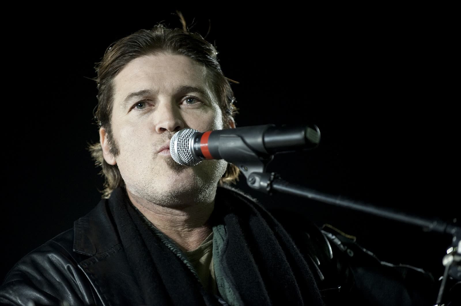Billy Ray Cyrus performing at the 2009 USO Holiday Tour in Kandahar - Billy Ray Cyrus tickets