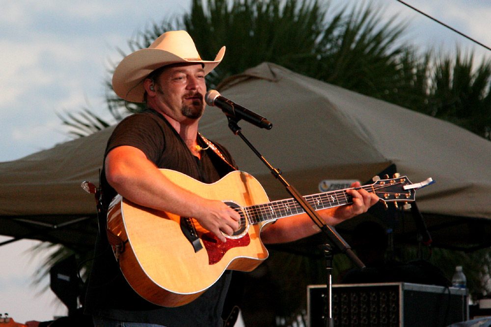 Chris Cagle performing live - Chris Cagle tickets