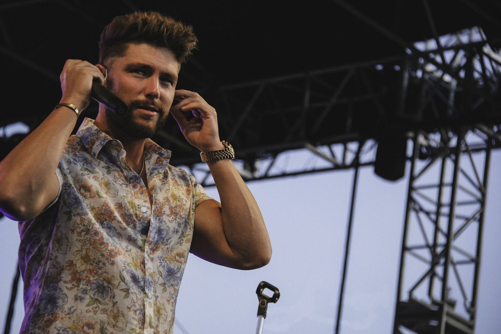 Chris Lane performing during his set at Elitch Gardens, Denver, 2018