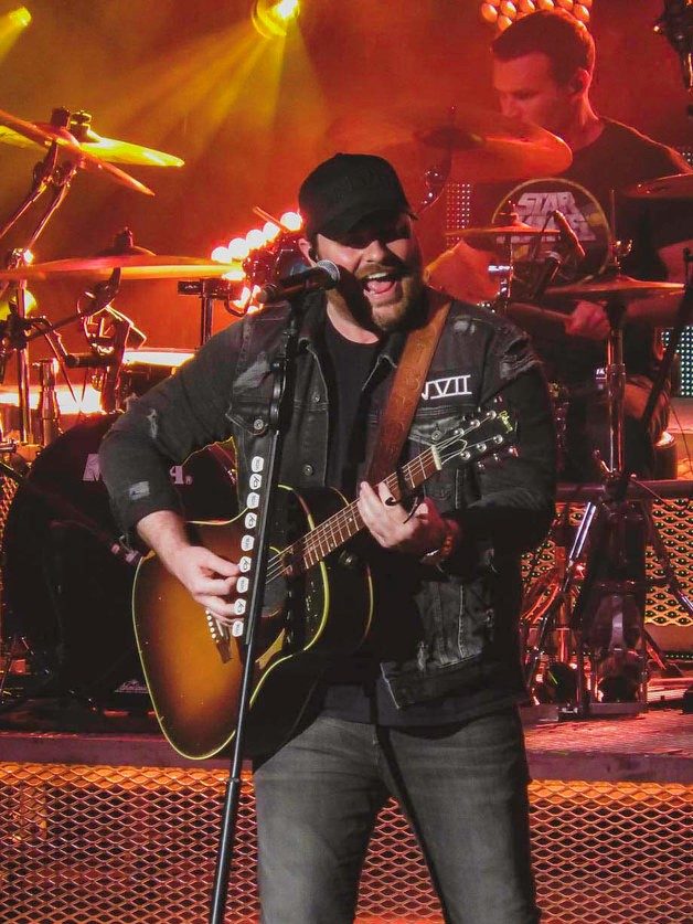 Chris Young performing live - Chris Young tickets