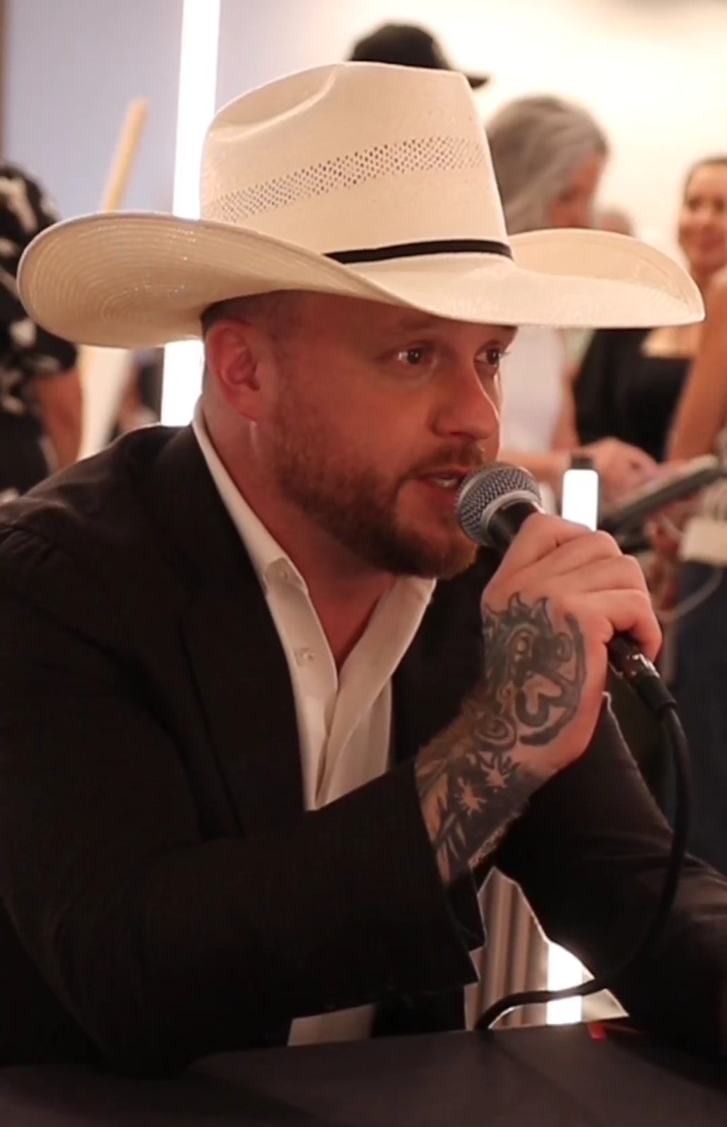 Cody Johnson performing live - Cody Johnson tickets