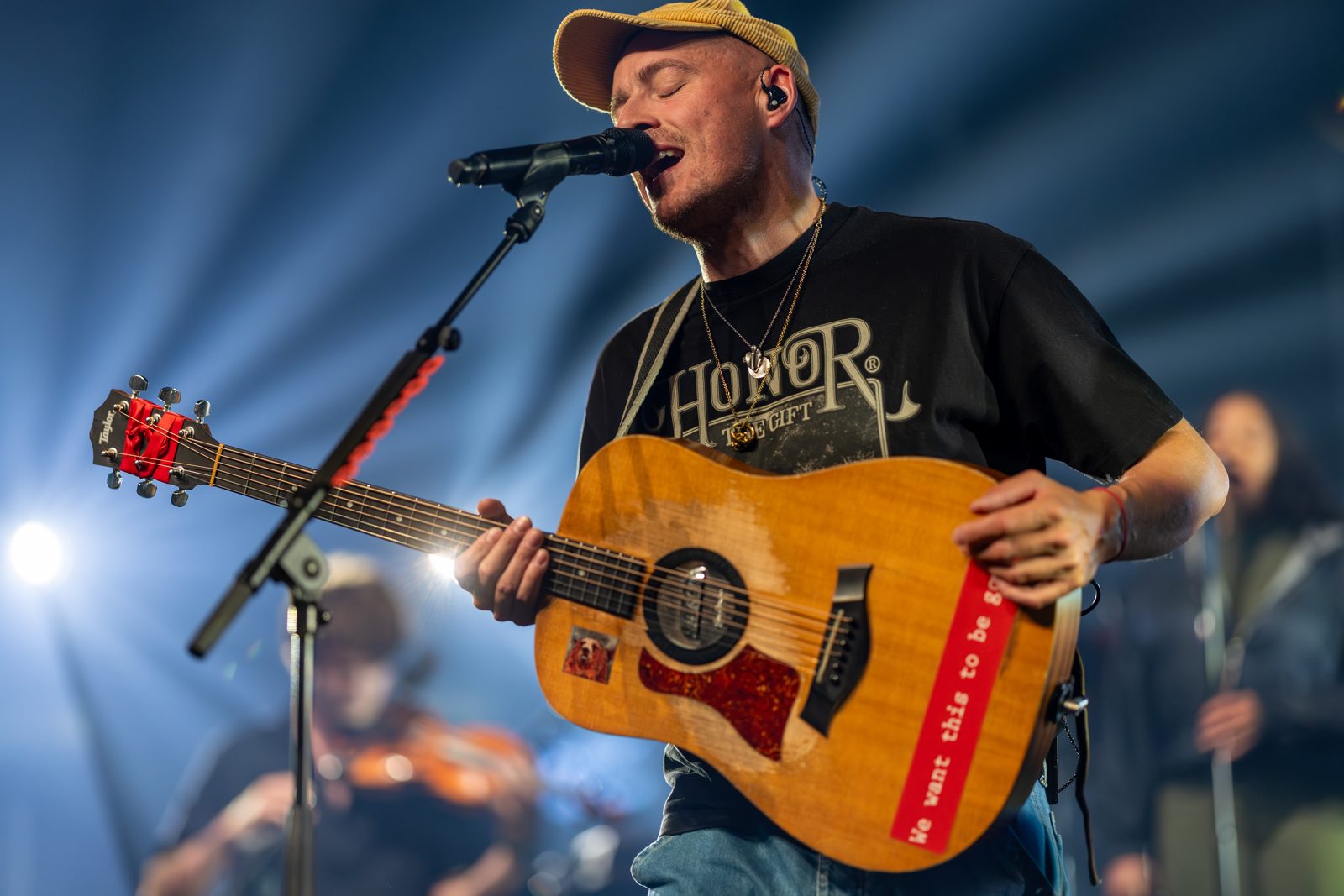 Dermot Kennedy performing live - Dermot Kennedy tickets