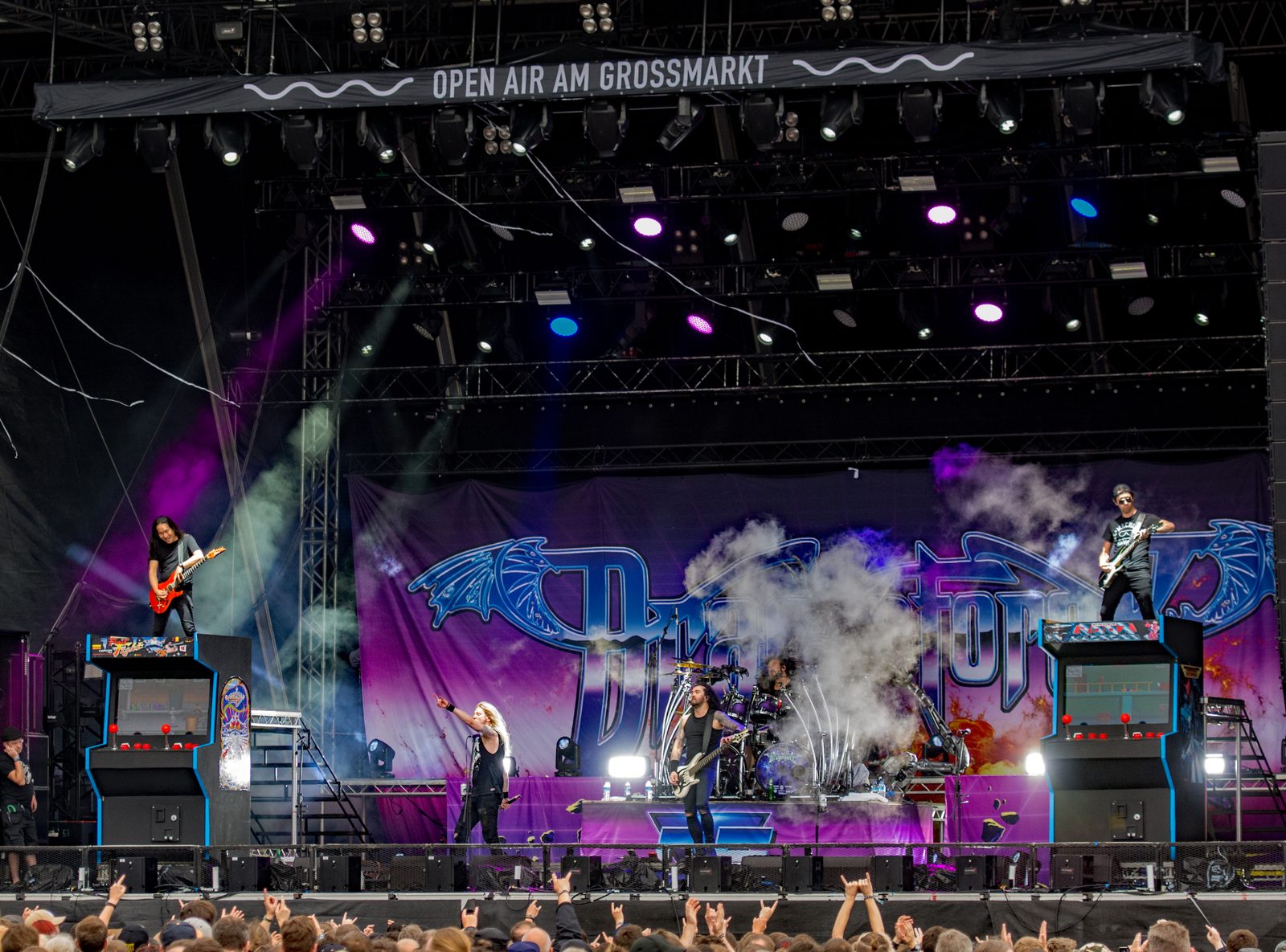 Dragonforce performing live - Dragonforce tickets