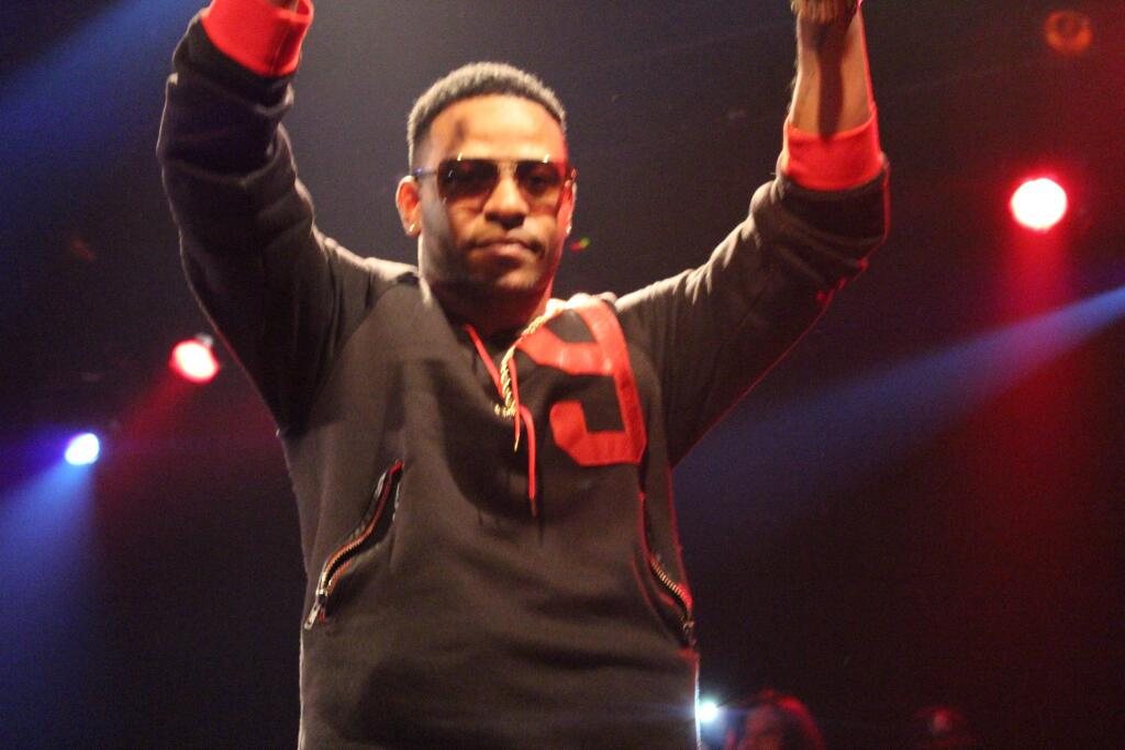 Eric Bellinger performing on stage at the El Rey Theatre, Los Angeles, December 2013