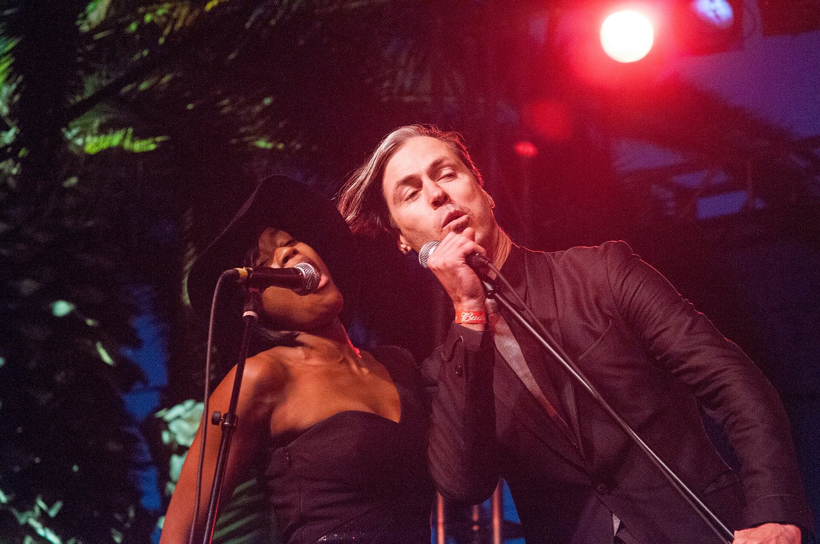Michael Fitzpatrick and Noelle Scaggs of Fitz and the Tantrums singing on stage in San Diego, 2010