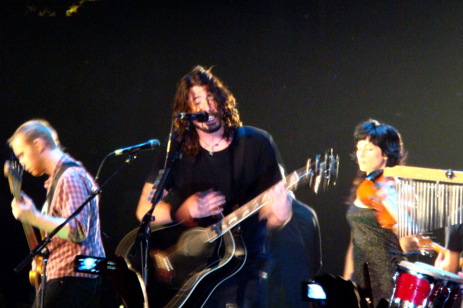 Foo Fighters performing live - Foo Fighters tickets