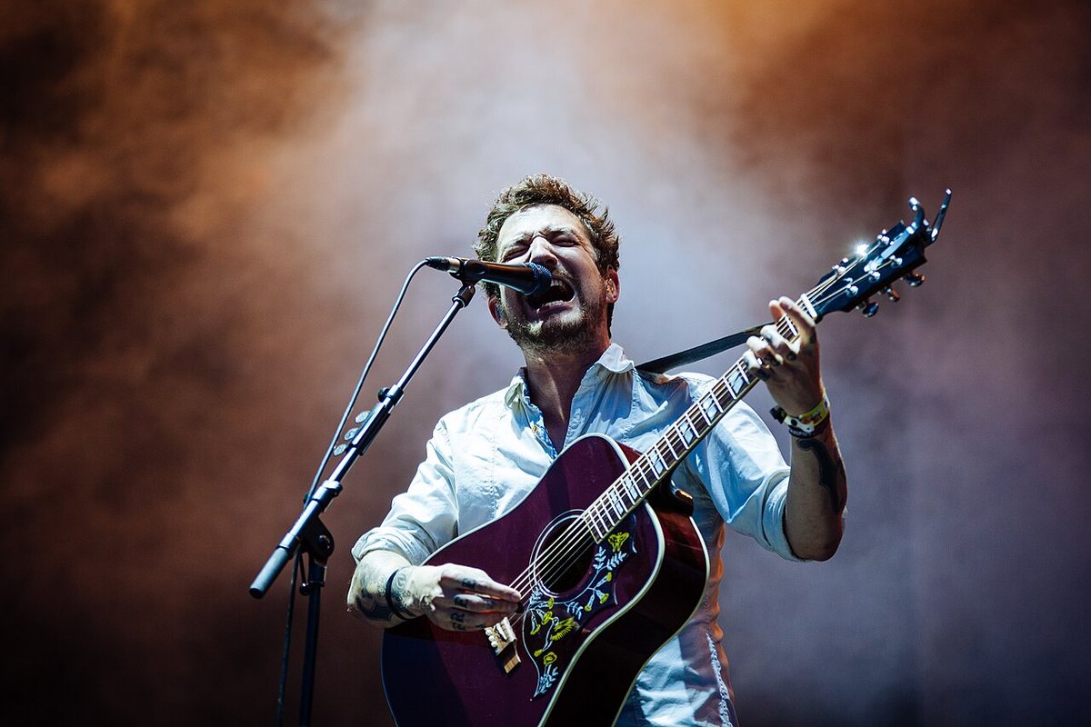 Frank Turner singing and playing acoustic guitar at Highfield Festival, Germany, 2014