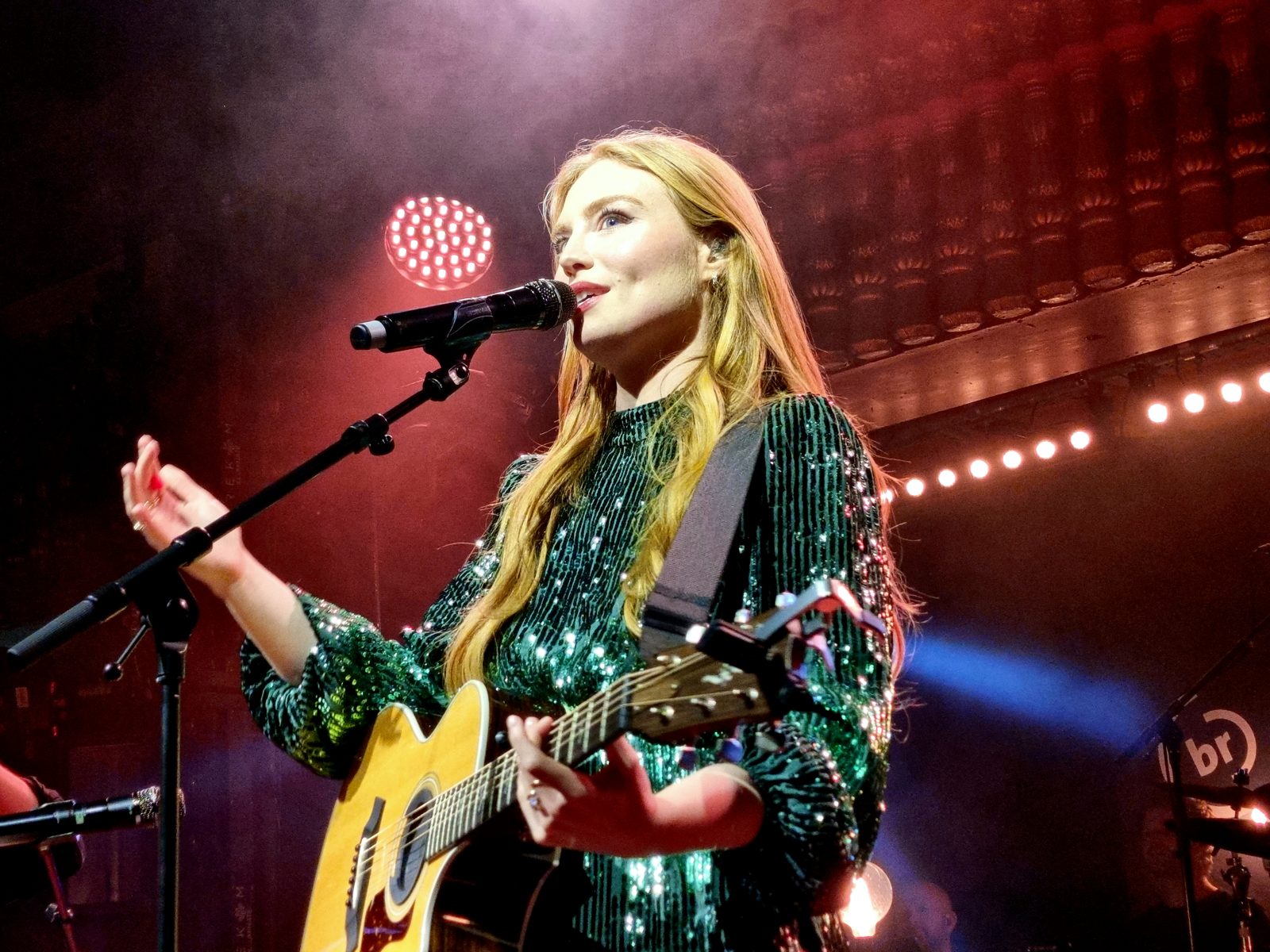 Freya Ridings performing live - Freya Ridings tickets