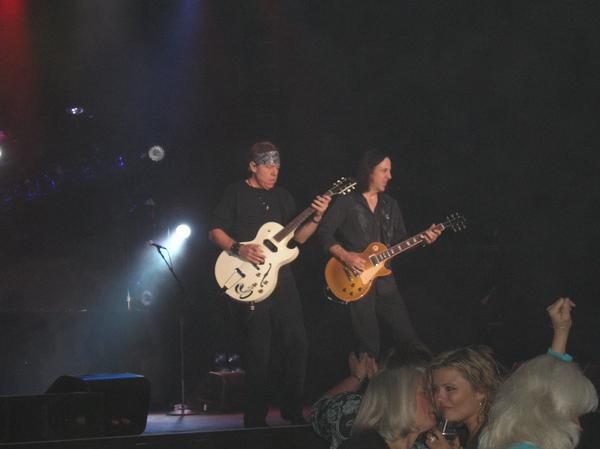 George Thorogood performing live - George Thorogood tickets