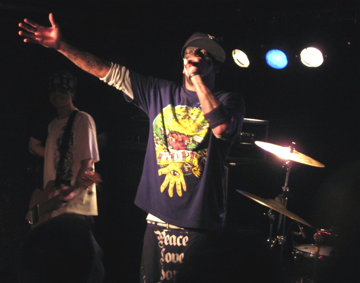 Hed PE singer MCUD performing live at Nachtleben, Frankfurt, 2010