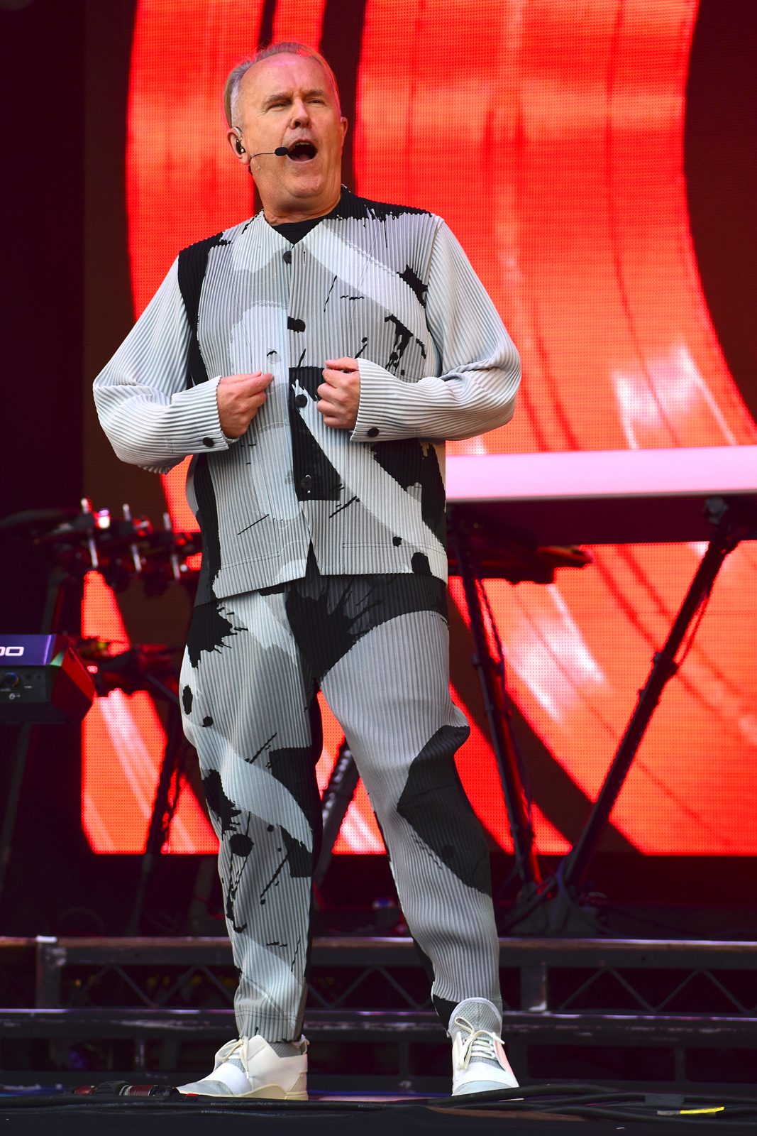 Howard Jones performing live - Howard Jones tickets
