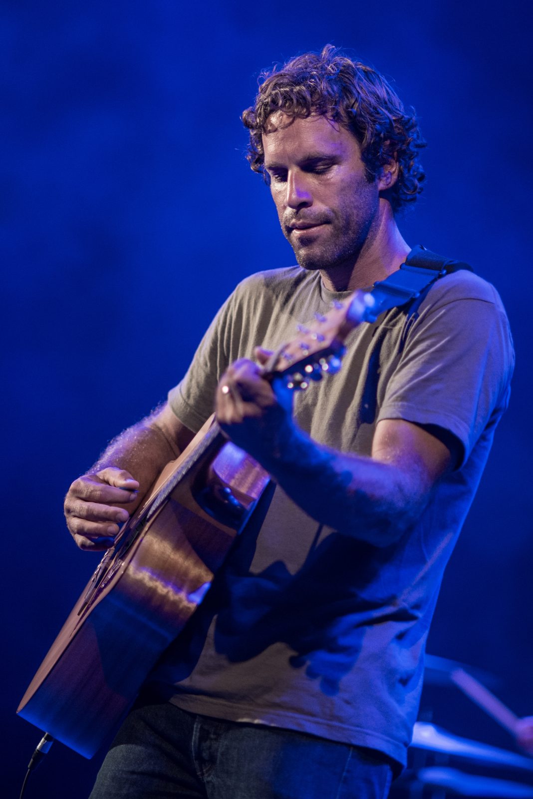Jack Johnson performing live - Jack Johnson tickets