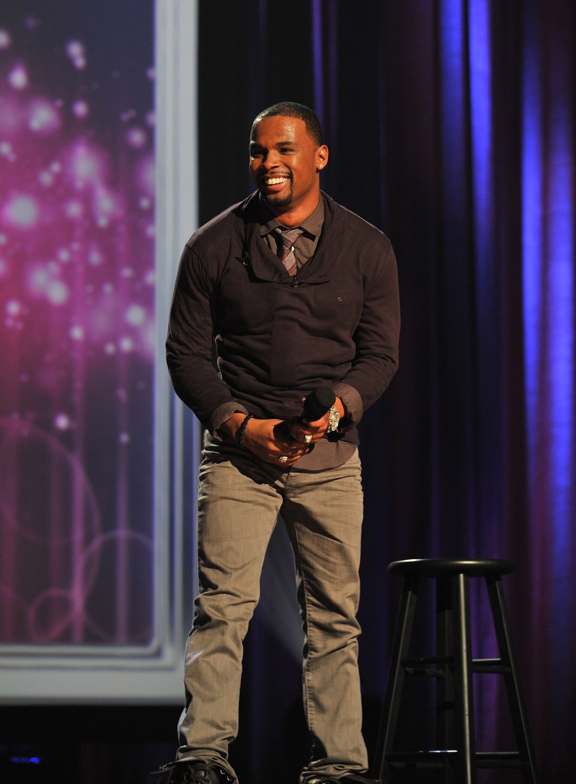 Jay Reid performing stand-up on Bill Bellamy's Ladies Night Out Comedy Tour, 2011