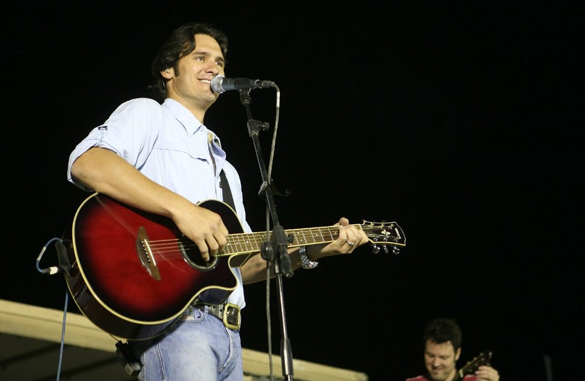 Buy Joe Nichols tickets on StubOrder Joe Nichols performing for U.S. service members at Camp Al Taqaddum, Iraq, 2009