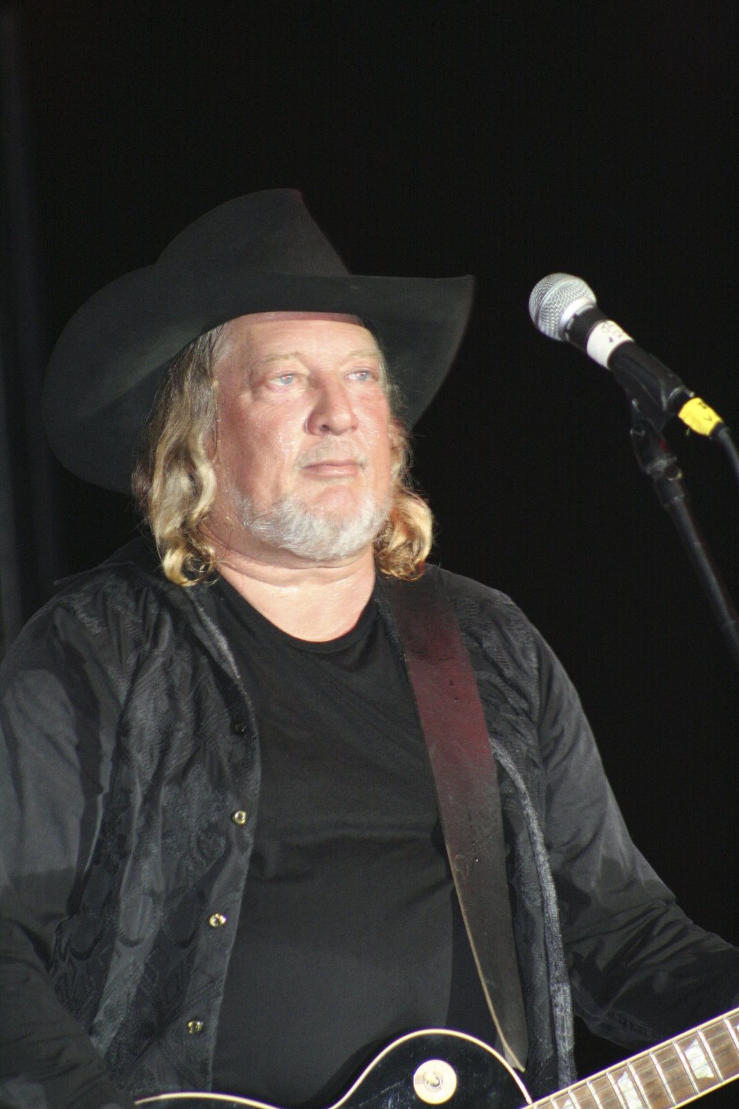 John Anderson in concert with his guitar at the Pike County Fair, Missouri, 2008