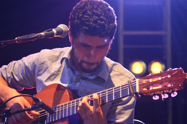 Jose Gonzalez performing live - Jose Gonzalez tickets