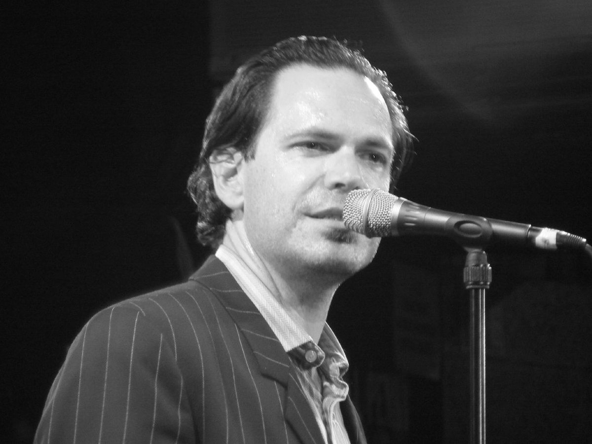 Buy Kurt Elling Sings Christmas tickets on StubOrder Kurt Elling at the microphone on stage at the JVC Jazz Festival, 2006