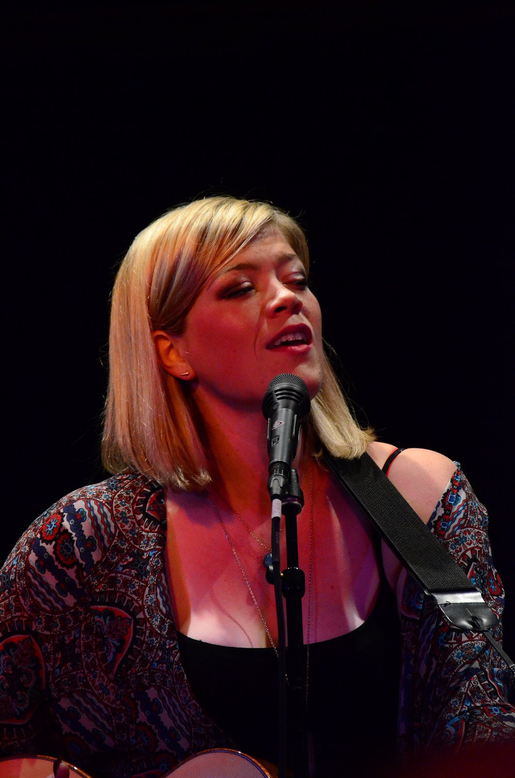 Liz Longley singing at the New Hope Winery, New Hope, Pennsylvania, 2014
