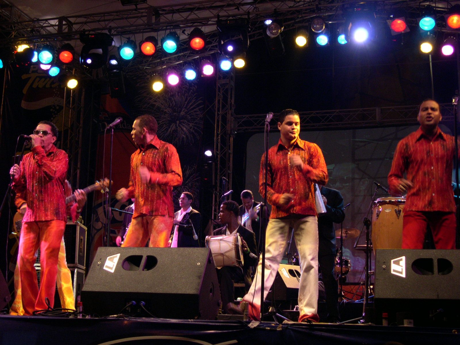 Los Hermanos Rosario performing live - Los Hermanos Rosario tickets