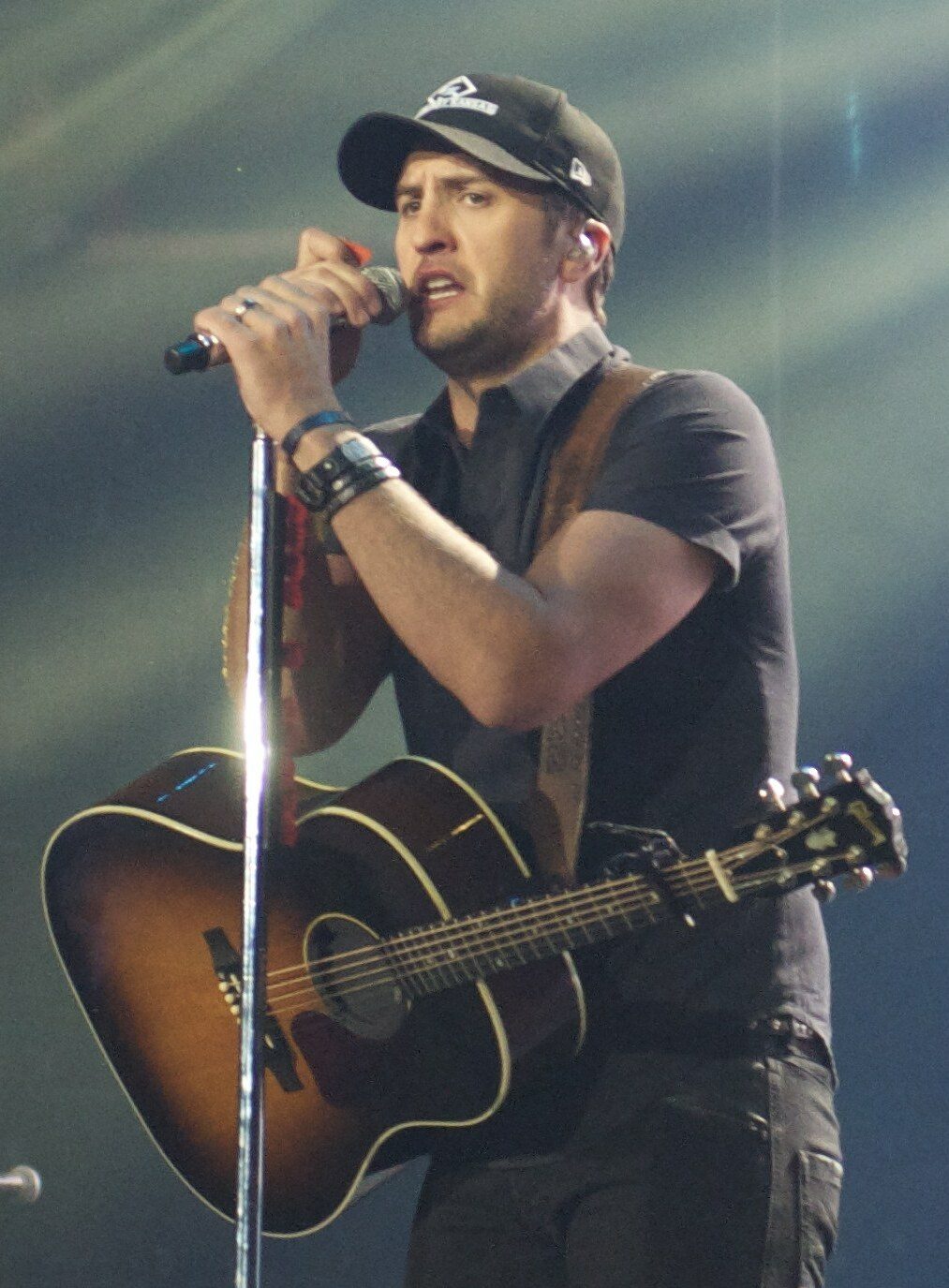 Luke Bryan performing live - Luke Bryan tickets