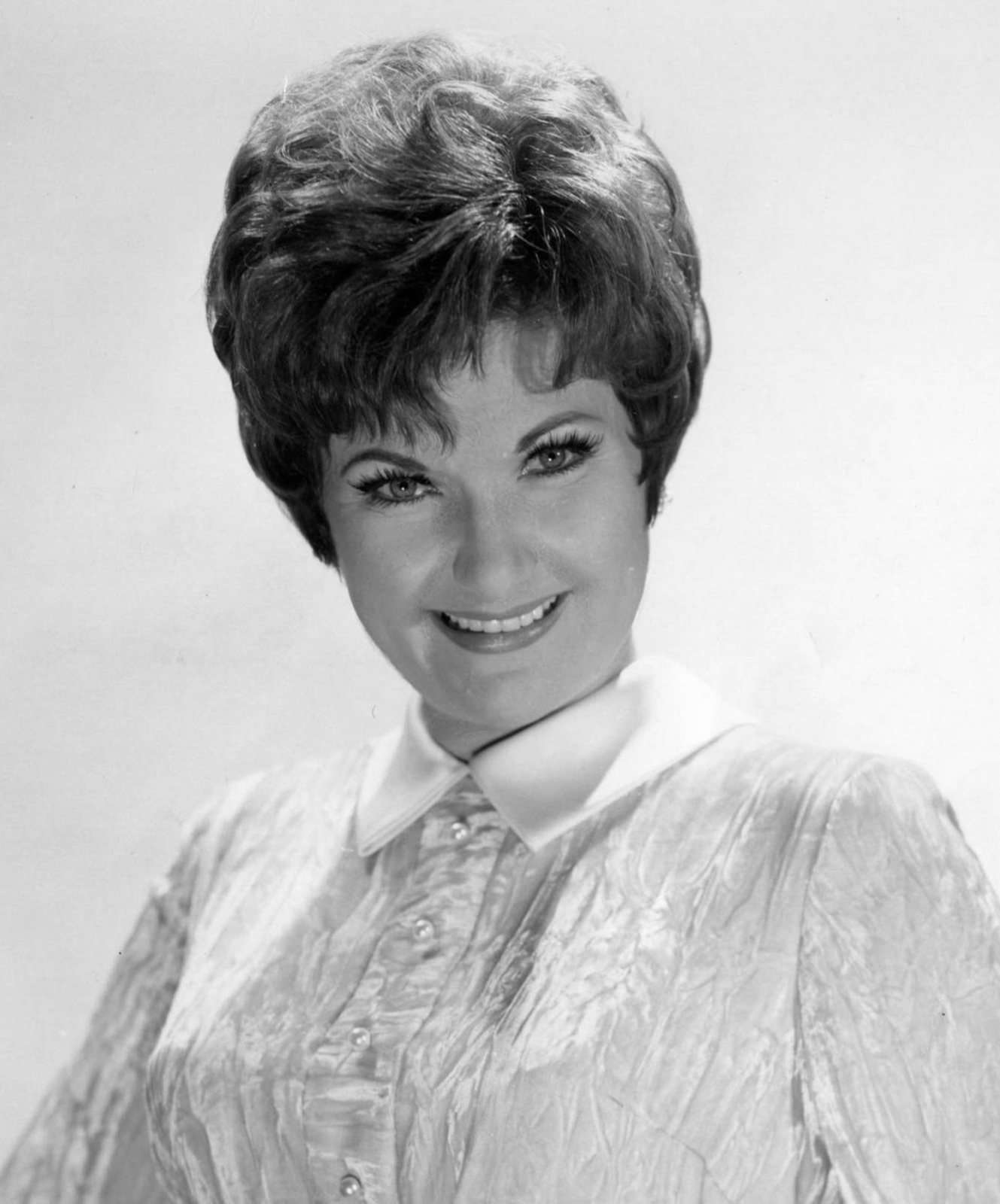 Marilyn Maye in a black and white publicity portrait from the 1960s