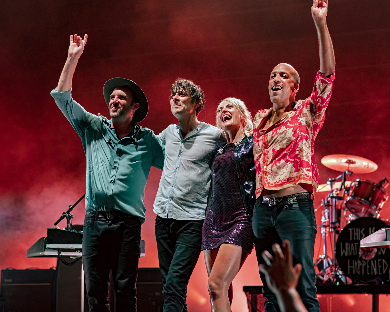 Metric performing live - Metric tickets
