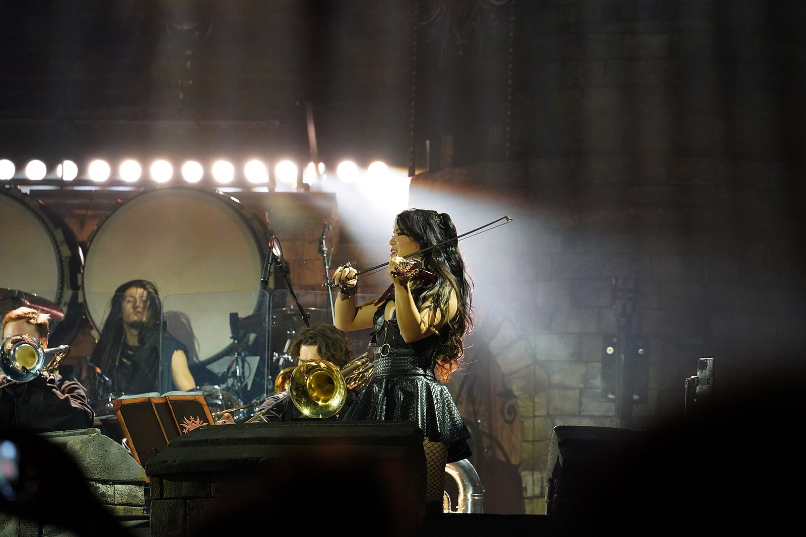 Mia Asano playing violin on The Legendary Tour at the Hanns-Martin-Schleyer-Halle, Stuttgart, 2025