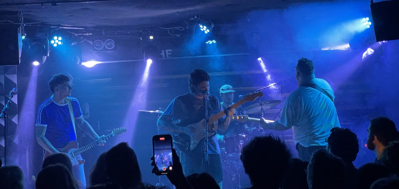Mom Jeans performing live - Mom Jeans tickets
