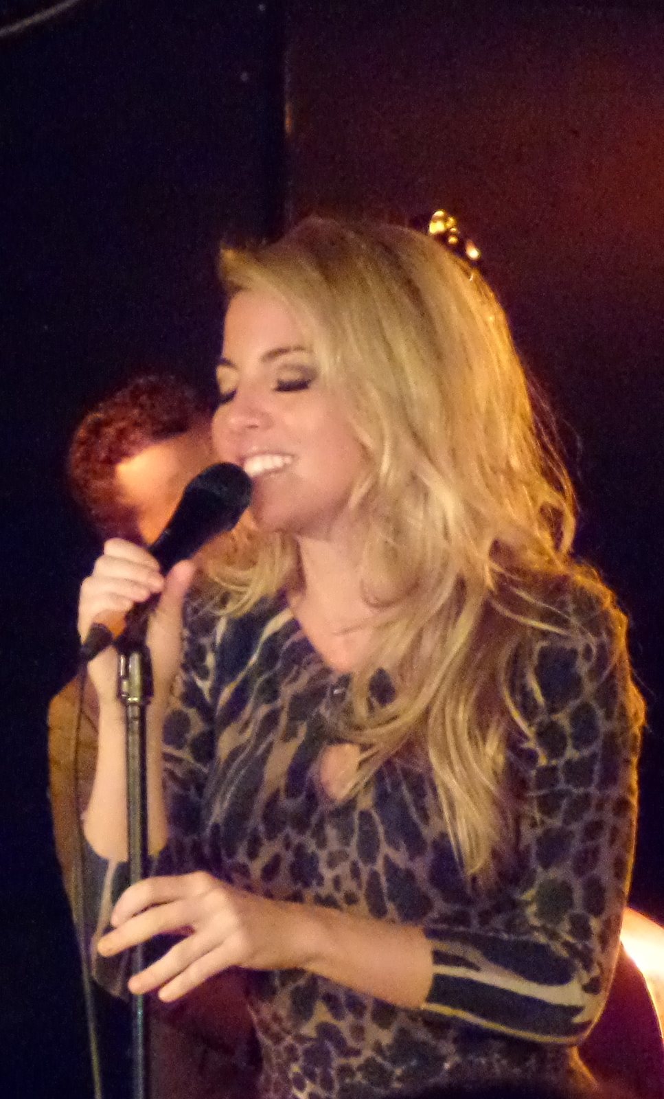 Morgan James singing with Postmodern Jukebox in Cologne, Germany, March 2015