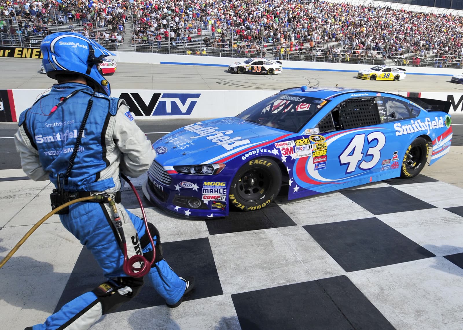 NASCAR Cup Series pit stop during the AAA 400 at Dover, 2013 - Nascar Cup Series tickets