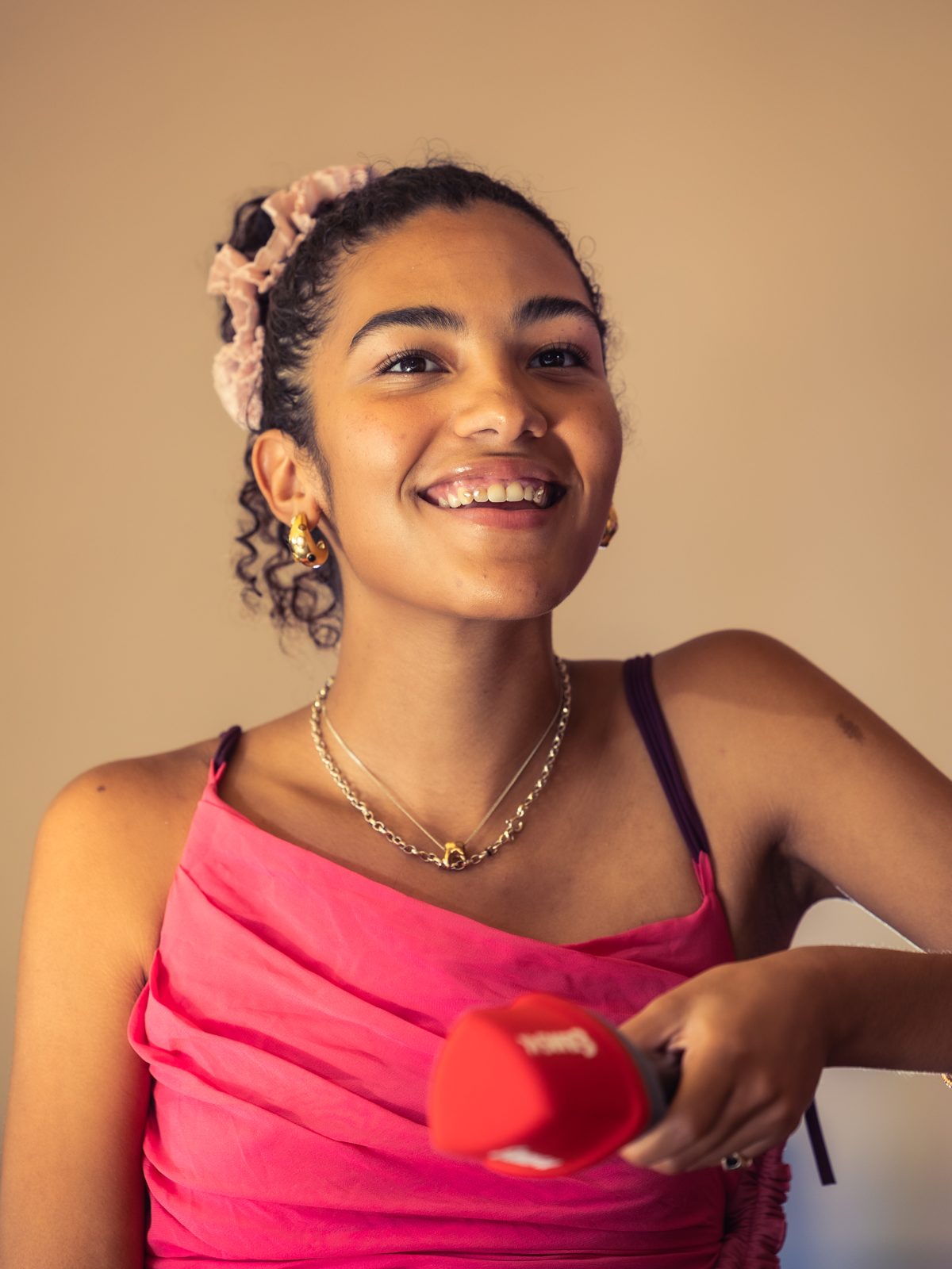 Olivia Dean performing live - Olivia Dean tickets