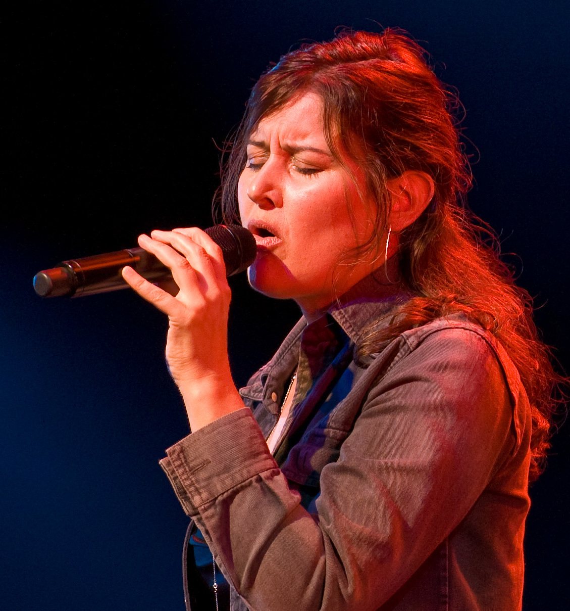 Paula Cole singing at the Edmonds Center for the Arts, near Seattle, October 2009