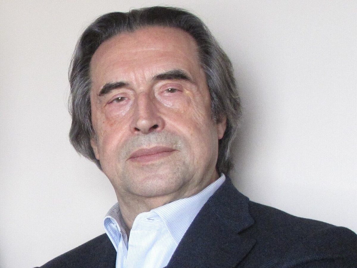 Buy Ricardo Muti tickets on StubOrder Portrait of Riccardo Muti at the Palacio de Bellas Artes, Mexico City, October 2012