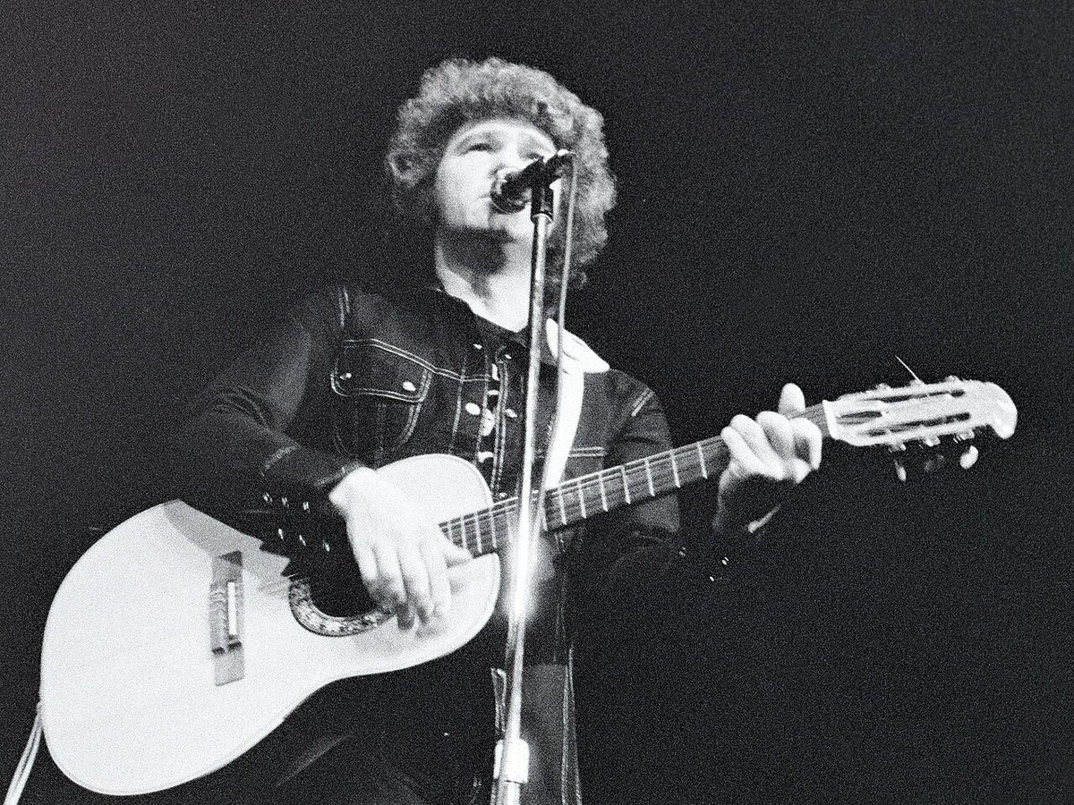 Buy Robert Charlebois tickets on StubOrder Robert Charlebois singing with an acoustic guitar at Maisonneuve College, Montreal, 1972