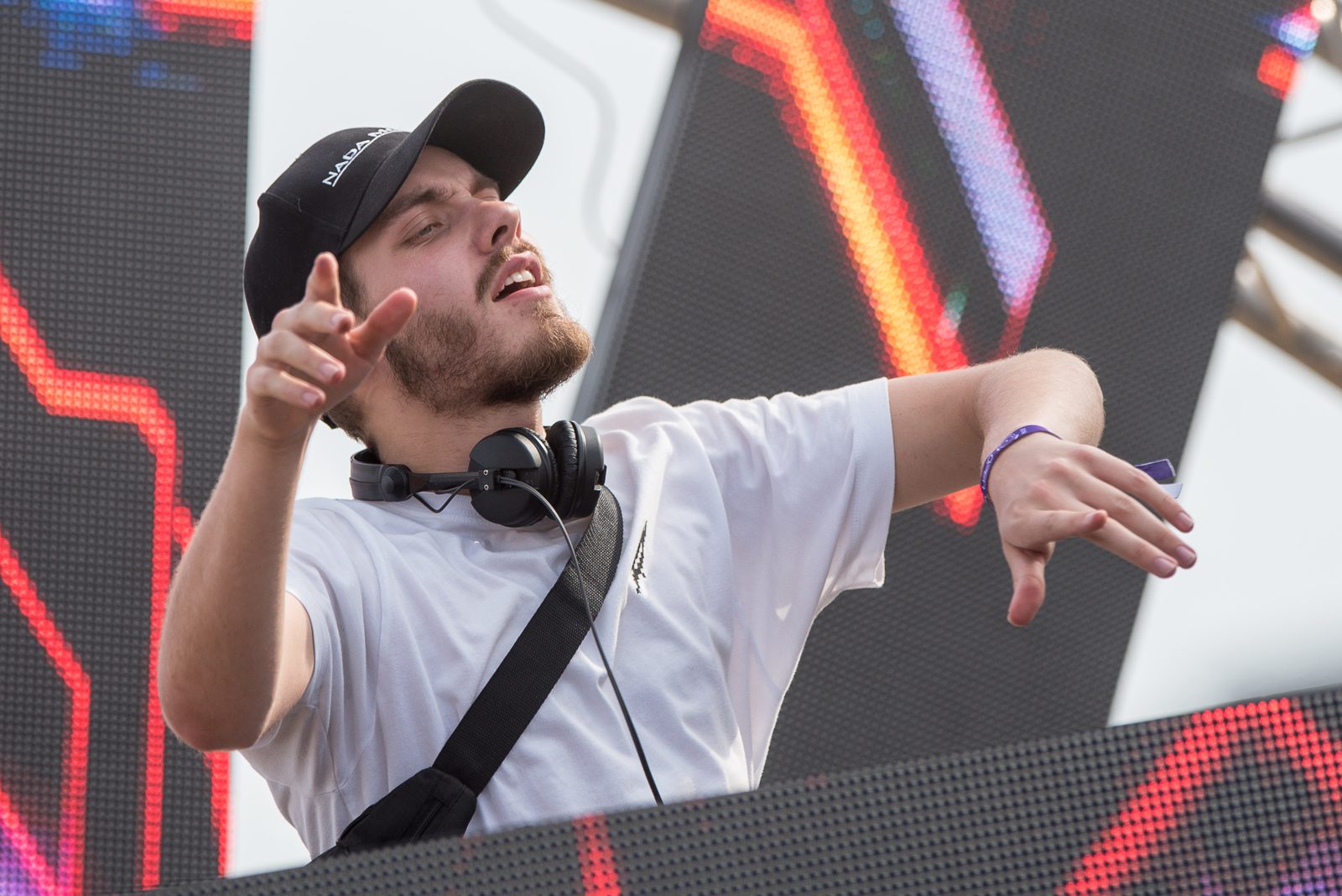 San Holo performing live - San Holo tickets