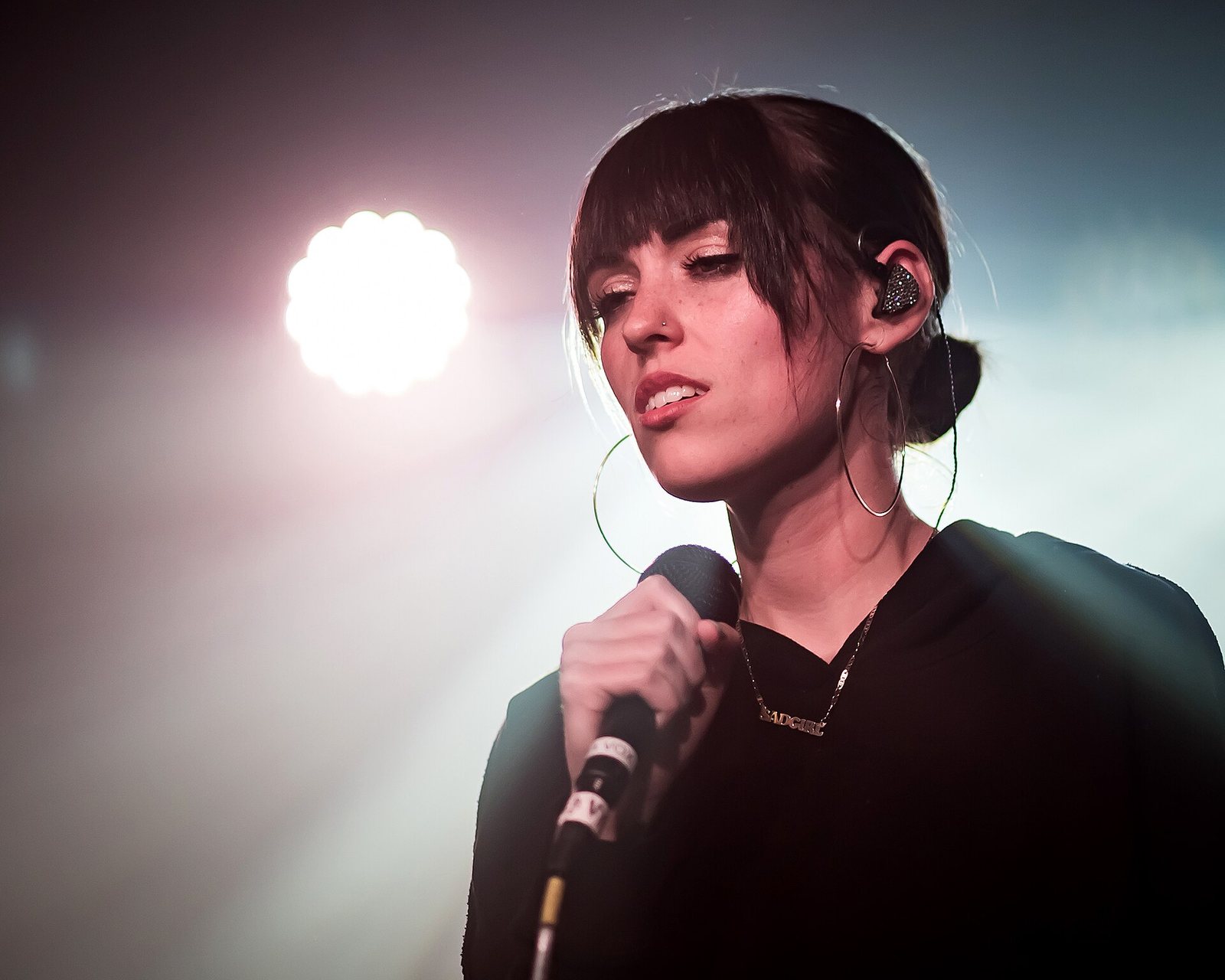 Sasha Alex Sloan singing on stage at the Moroccan Lounge, Los Angeles, December 2018