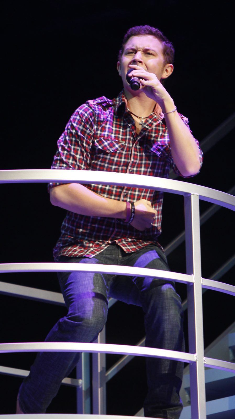 Scotty McCreery performing live - Scotty McCreery tickets
