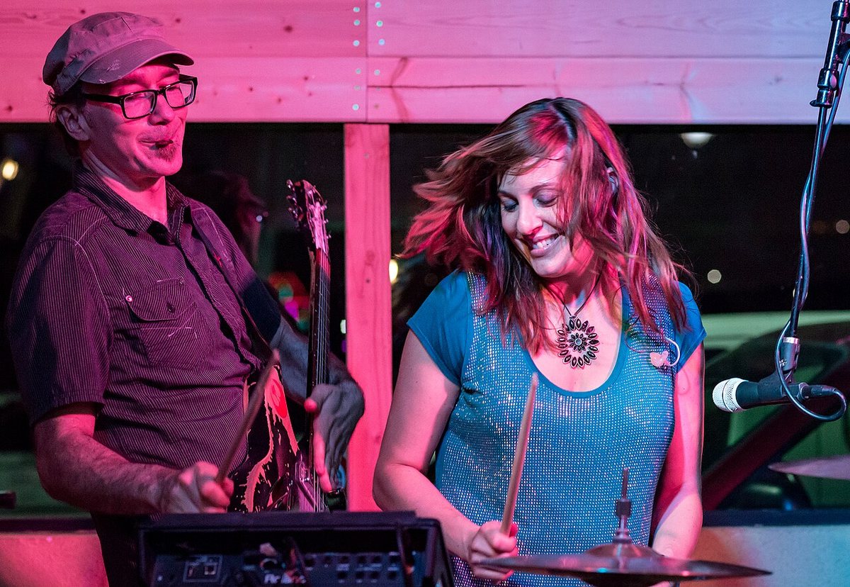 Sirsy's Mel Krahmer and Rich Libutti performing at Out of the Park Pizza, Anaheim, March 2017