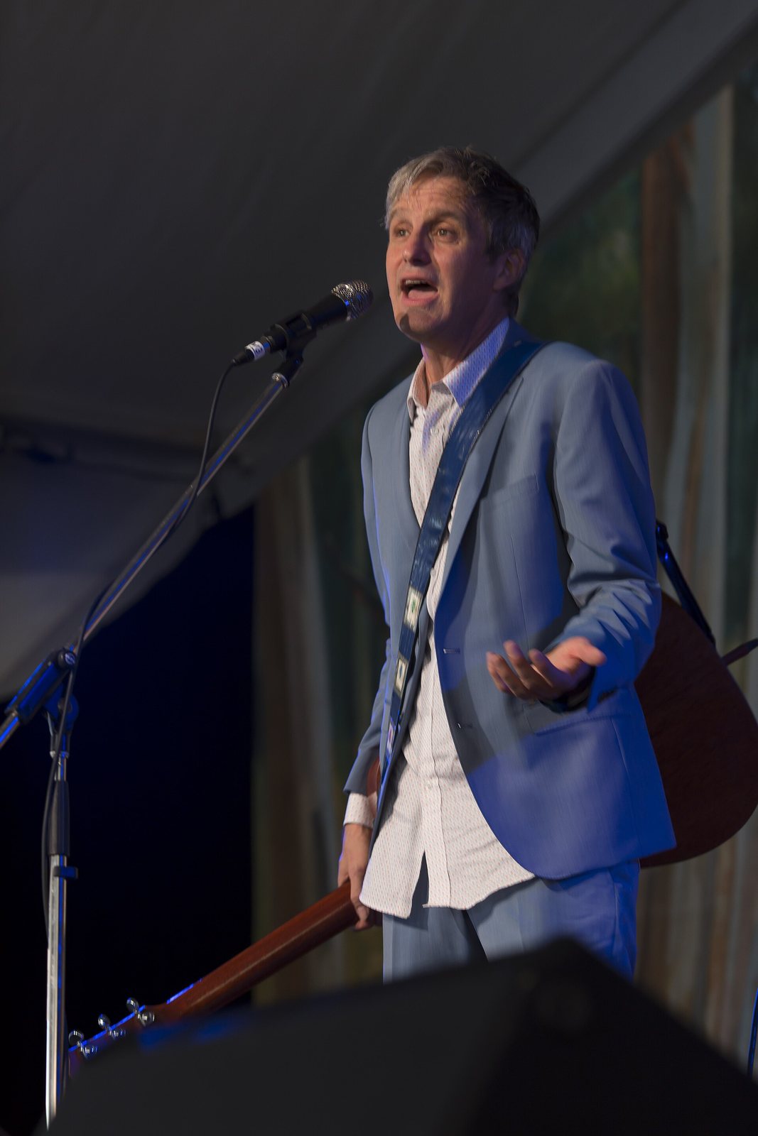 Steve Poltz singing on stage at the Blue Mountains Music Festival, Australia, 2015
