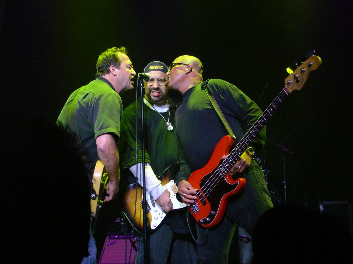 Buy The Smithereens tickets on StubOrder Jim Babjak, Pat DiNizio and Severo Jornacion of The Smithereens singing together in Grapevine, Texas, 2007